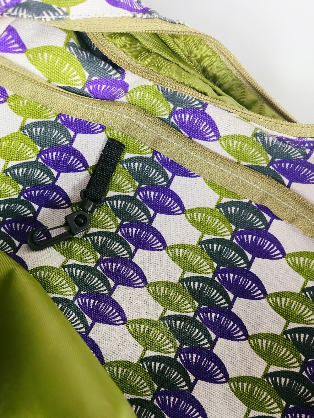 KAVU Sydney Satchel Crossbody Bag Purple & Green Geometric Pattern - Picture 8 of 14